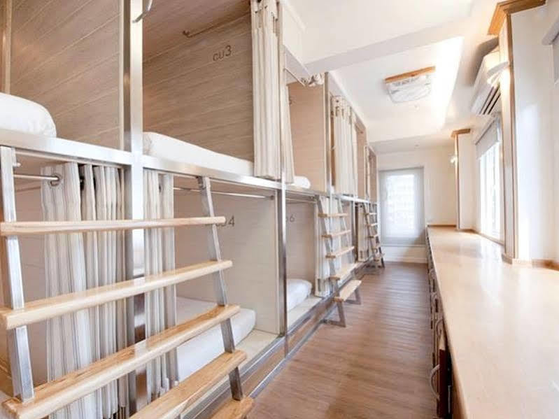 Boxpackers Pratunam Бангкок Экстерьер фото